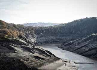 Siyasi Partiler İçin Etkili Basın Bülteni Stratejileri Siyasi Partiler İçin Etkili Basın Bülteni Stratejileri