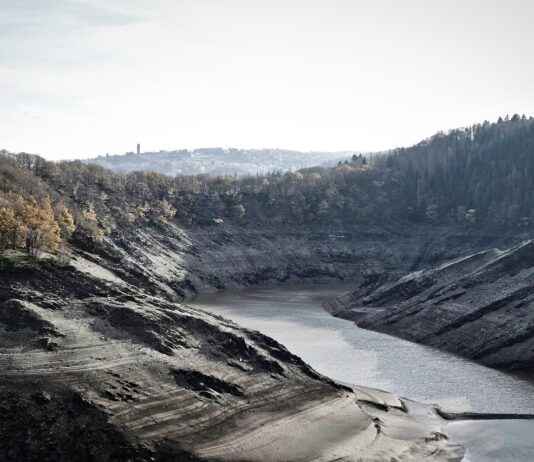 Siyasi Partiler İçin Etkili Basın Bülteni Stratejileri Siyasi Partiler İçin Etkili Basın Bülteni Stratejileri