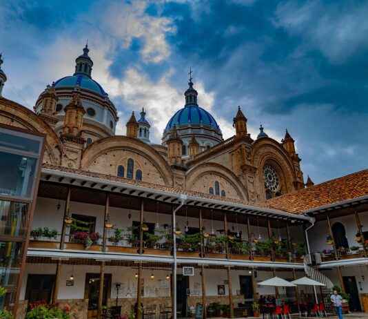 Yapay Zeka Destekli Basın Bülteni Yazım Araçları ve Kullanımı Yapay Zeka Destekli Basın Bülteni Yazım Araçları ve Kullanımı