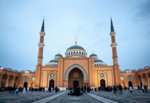 Türkiye’de Dini Hayatın Temeli: Ezan ve Namaz Vakitleri The Foundation of Religious Life in Turkey: Call to Prayer and Prayer Times